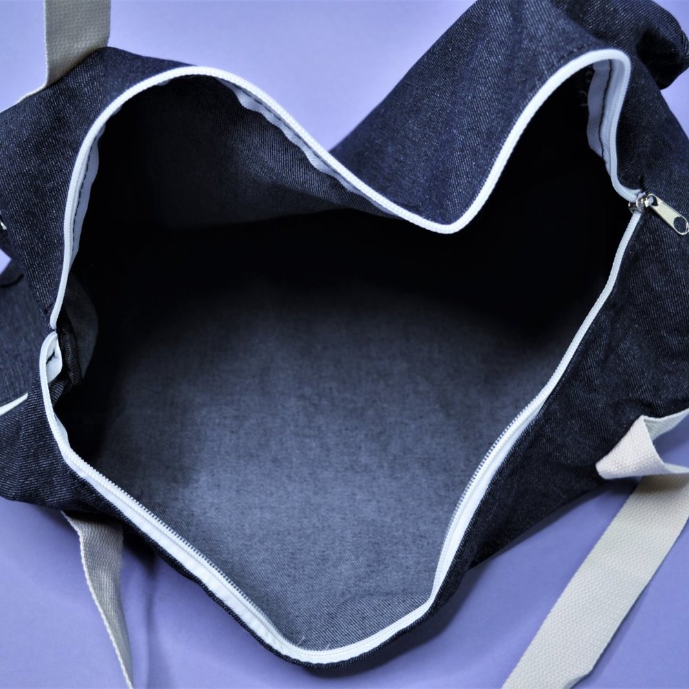 NWOT Private Party "Will Workout for Cupcakes" Denim Gym Bag - Picture 7 of 10